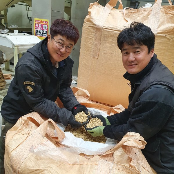 한국에코팜 김상균·김영균 형제(왼쪽부터). 글 작성자는 김영균 대표