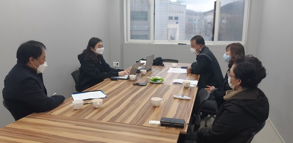 인터뷰에 참여한 안산의사협 관계자들의 모습./사진제공=서울시협동조합지원센터
