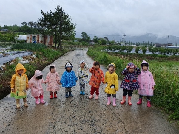 ‘햇살가득 어린이집’ 아이들은 눈이 오나, 비가 오나, 나가서 논다/ 사진=사회적협동조합 살림