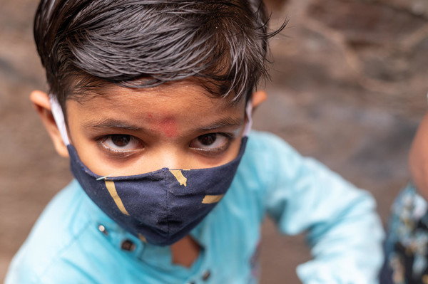 코로나 19로 고통받고 있는 인도의 어린이 / 출처=유니세프한국위원회