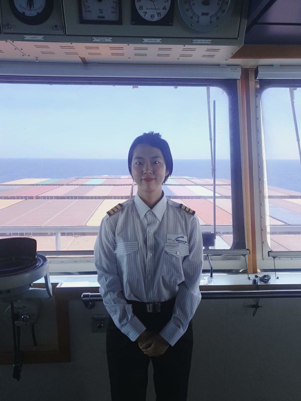 김승주 일항사. 지마린서비스에서 근무 중인 항해사 약 1200명 중 여성 항해사는 15~20명 정도다. 이전 회사에서도 항해사 500명 중 여성은 3명뿐이었다.