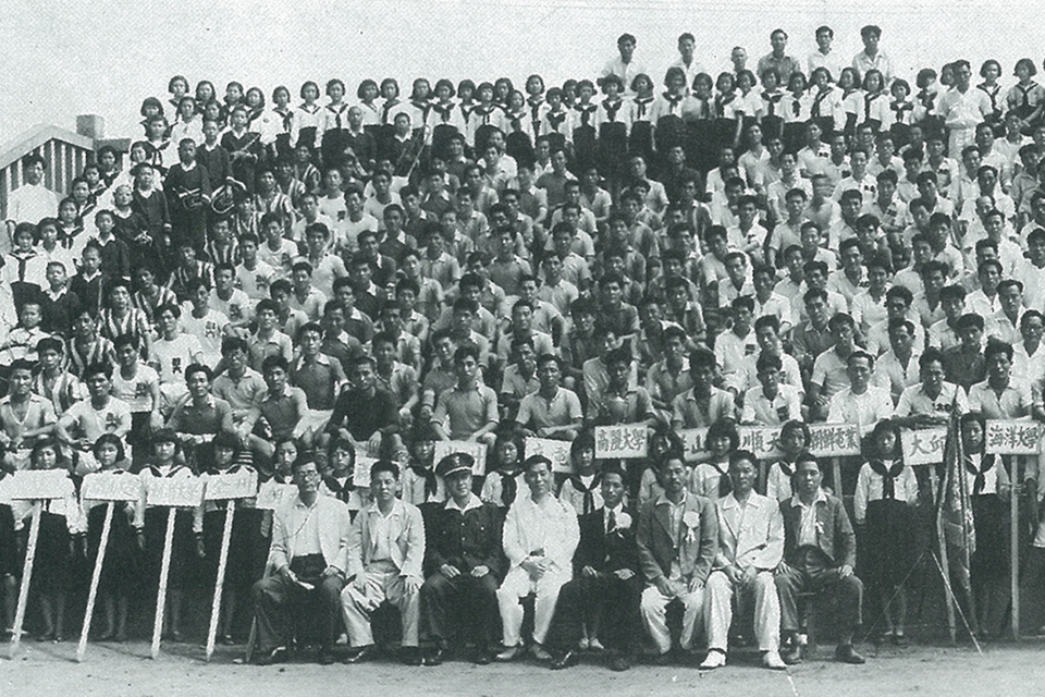 1946년 열린 제1회 전국축구선수권대회에 참가한 선수단./출처=대한축구협회