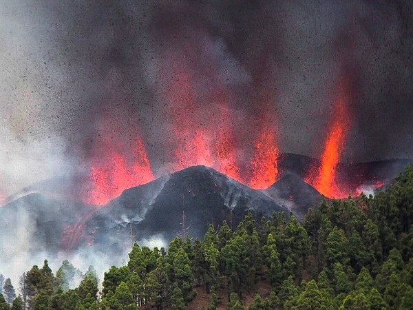 스페인령 카나리아 제도의 라팔마 섬에서 화산 대폭발이 일어났다/사진=GettyImagesBank