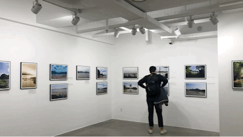 다양한 사람들이 삶의 터전인 메콩강의 시간을 다룬 사진들