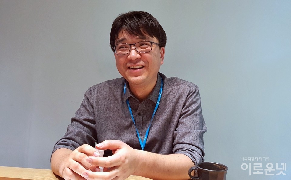 김동훈 라이프라인코리아 대표. 그는 체험형 프로그램 개발로 재난 안전교육의 선택지를 늘리고 컨설팅과 연구 활동을 통해 국가의 재난위기대응 시스템을 바꿔나가고 있다.