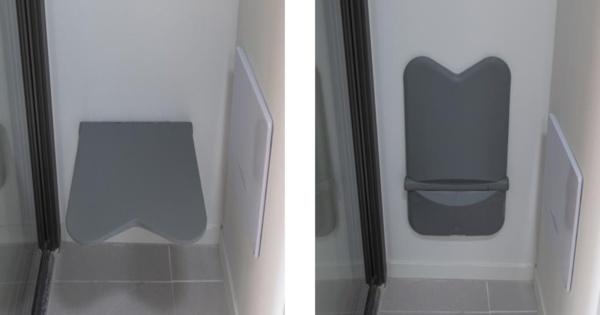 현관에 설치된 접이식 의자. 펼쳤을 때(왼쪽)와 접었을 때(오른쪽) 비교/출처=유니버설하우징 협동조합