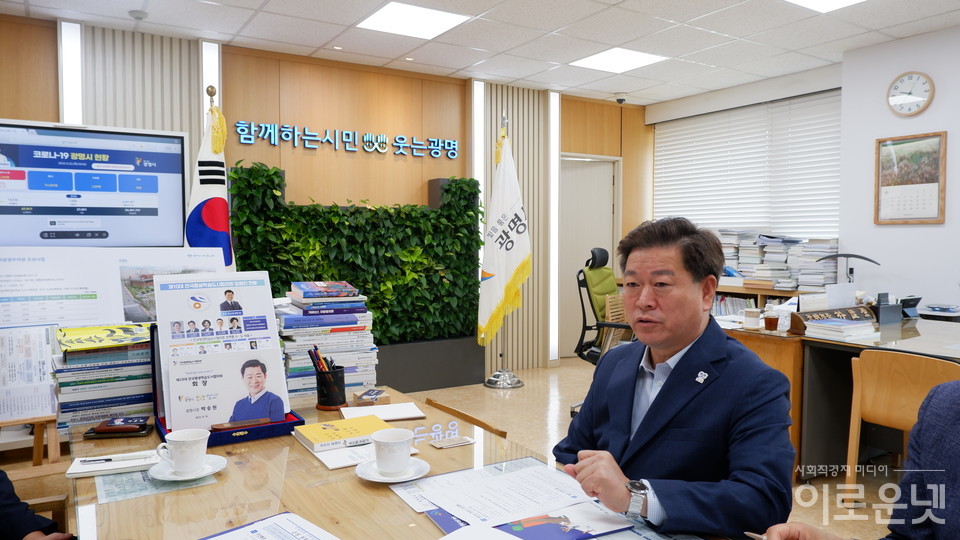 박승원 공정관광지방정부협의회 공동회장은 공정관광을 지속가능성을 위한 책임있는 여행이라고 설명했다.