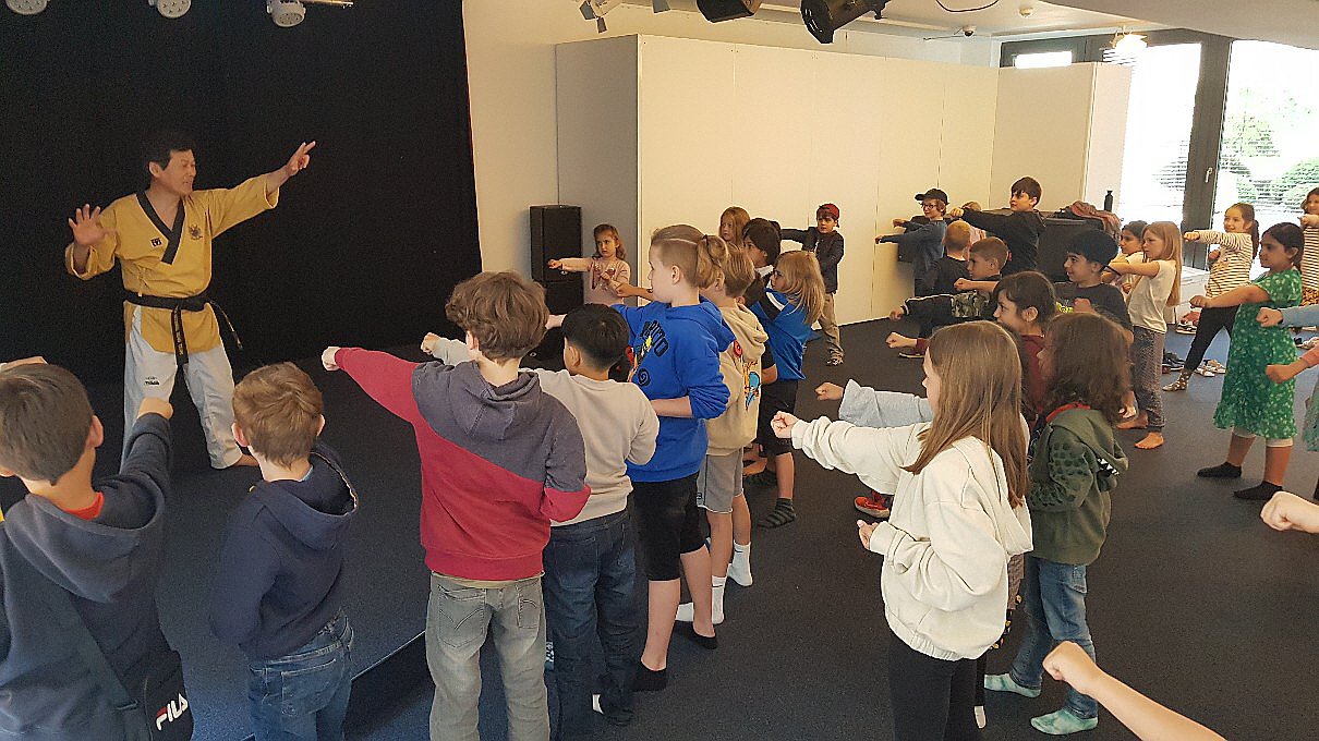 태권도를 배우는 독일 초등학생들. 사진제공=문화체육관광부