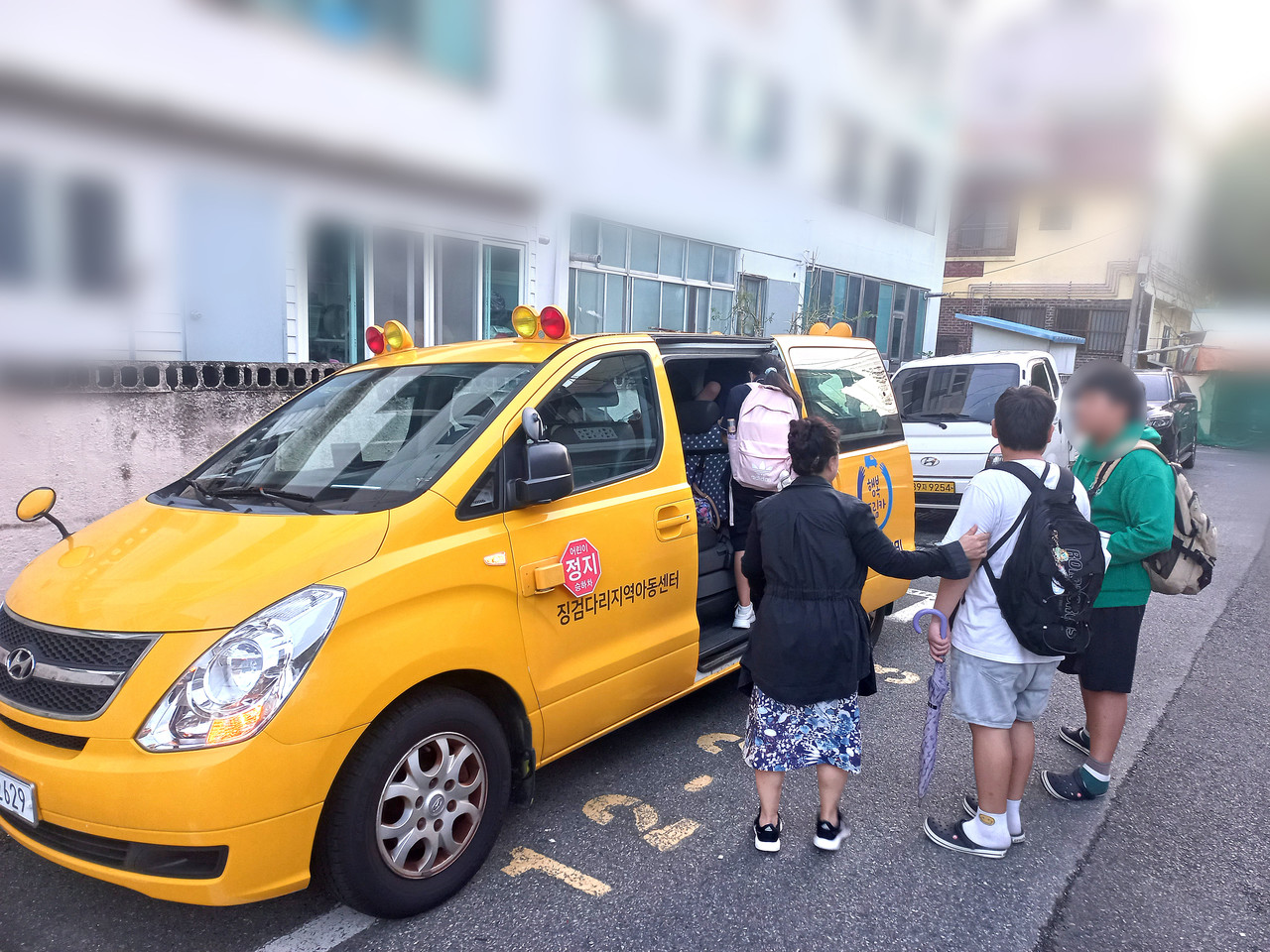 올해 첫 시행된 아동차량동승보호 돌봄이 문석영 씨는 지역아동센터 하원 시간이면 더욱 손길이 분주하다.