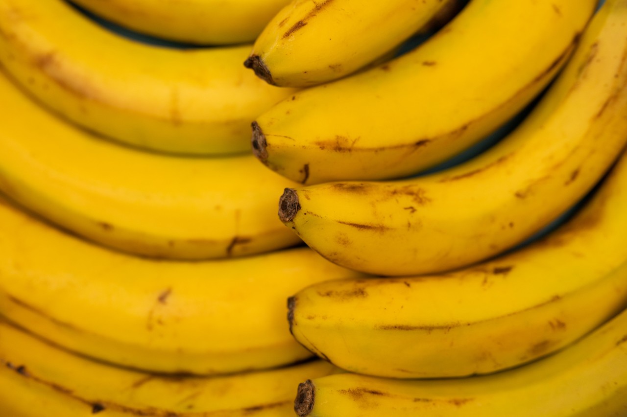 일조량이 적은 겨울이면 트립토판이 풍부한 음식을 충분히 섭취해 주는 것이 우울증을 예방하고, 위축된 기분을 전환하는데 도움이 될 수 있다. 바나나에는  세로토닌을 만드는 트립토반이 풍부하다. 
