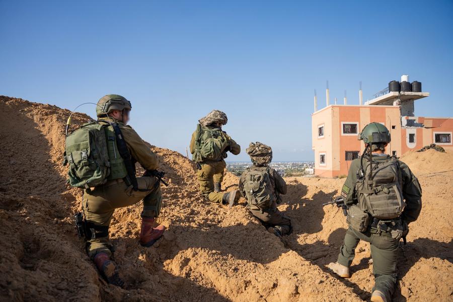 이스라엘 국방군이 지난 10일 공개한 가자지구에서 군사행동 수행 중인 이스라엘 지상군. (사진/신화통신)