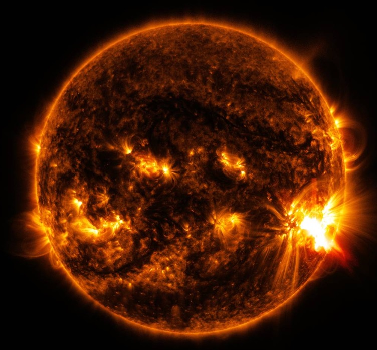태양활동 극대기 때 강하게 발생하는 '태양플레어' 현상. 이같은 태양활동이 강하게 나타나면 지구 대기권의 위성, 무선통신망 등에까지 피해를 줄 수 있다. (사진=나사)