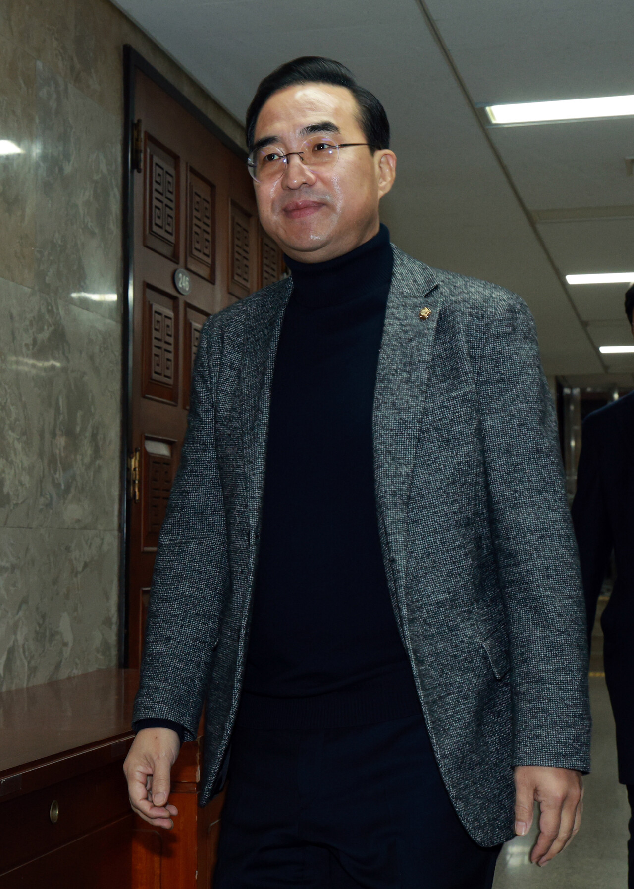 박홍근 더불어민주당 의원이 3일 오전 서울 여의도 국회에서 열린 비공개 비상의원총회에 참석하고 있다. (사진=뉴시스)