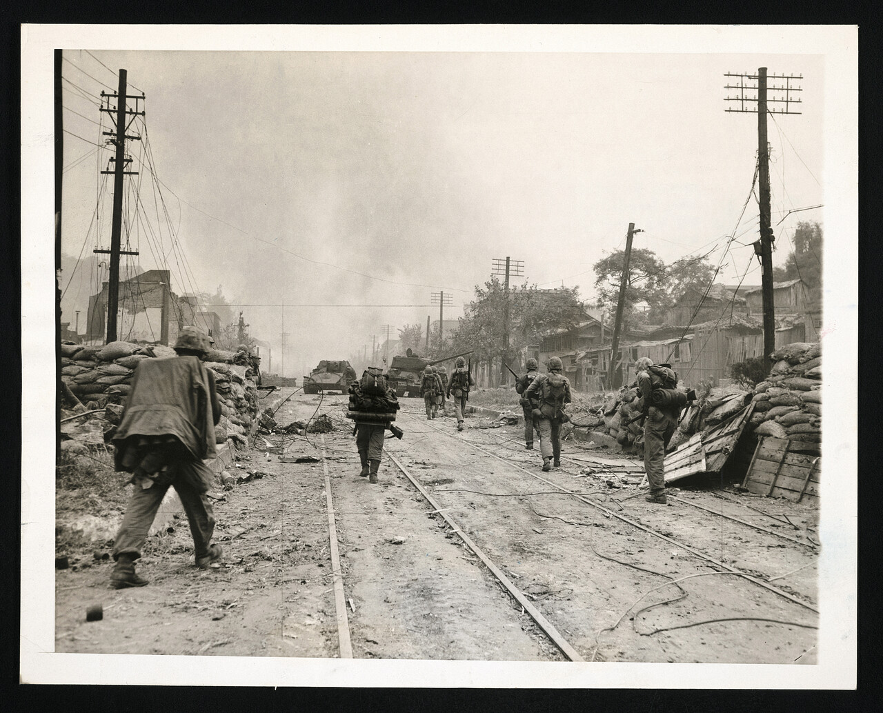  사진은 1950년 9월 인천상륙작전 후 서울을 통과하는 미군 모습. (사진=서울역사박물관 제공)