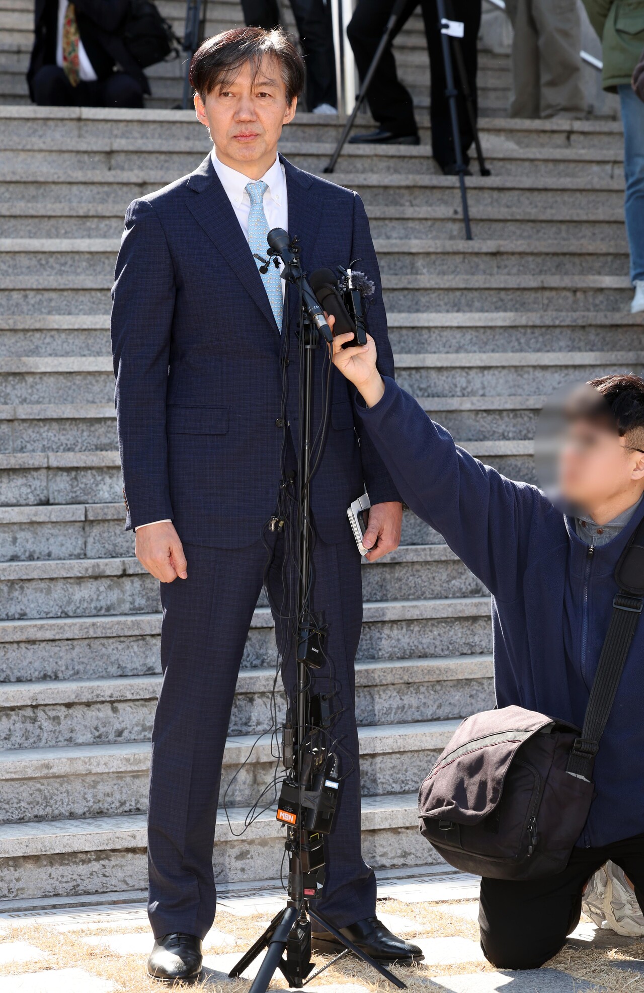 조국 전 법무부 장관이 13일 오후 부산 중구 민주공원 민주항쟁기념관 앞에서 기자회견을 열어 창당 계획을 설명하고 있다. (사진=뉴시스)