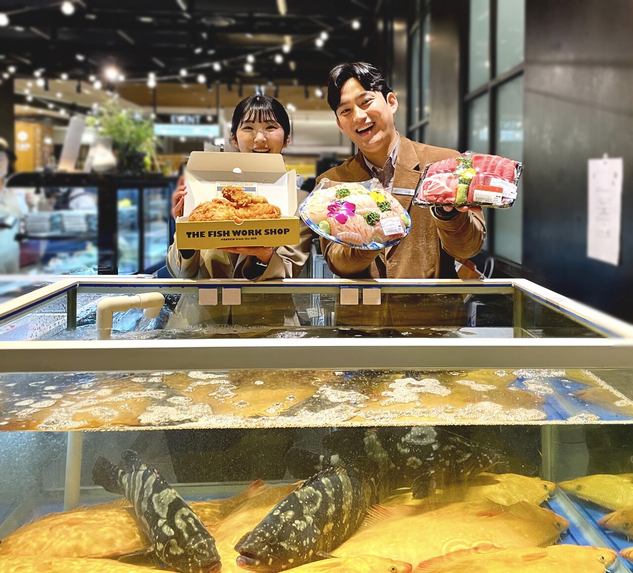 현대백화점이 오는 11일까지 판교점 지하 1층 행사장에서 초대형 씨푸드 팝업 행사 '씨푸드 테이스티 로드(Seafood Tasty Road)'를 진행한다. / 사진 = 현대백화점 제공