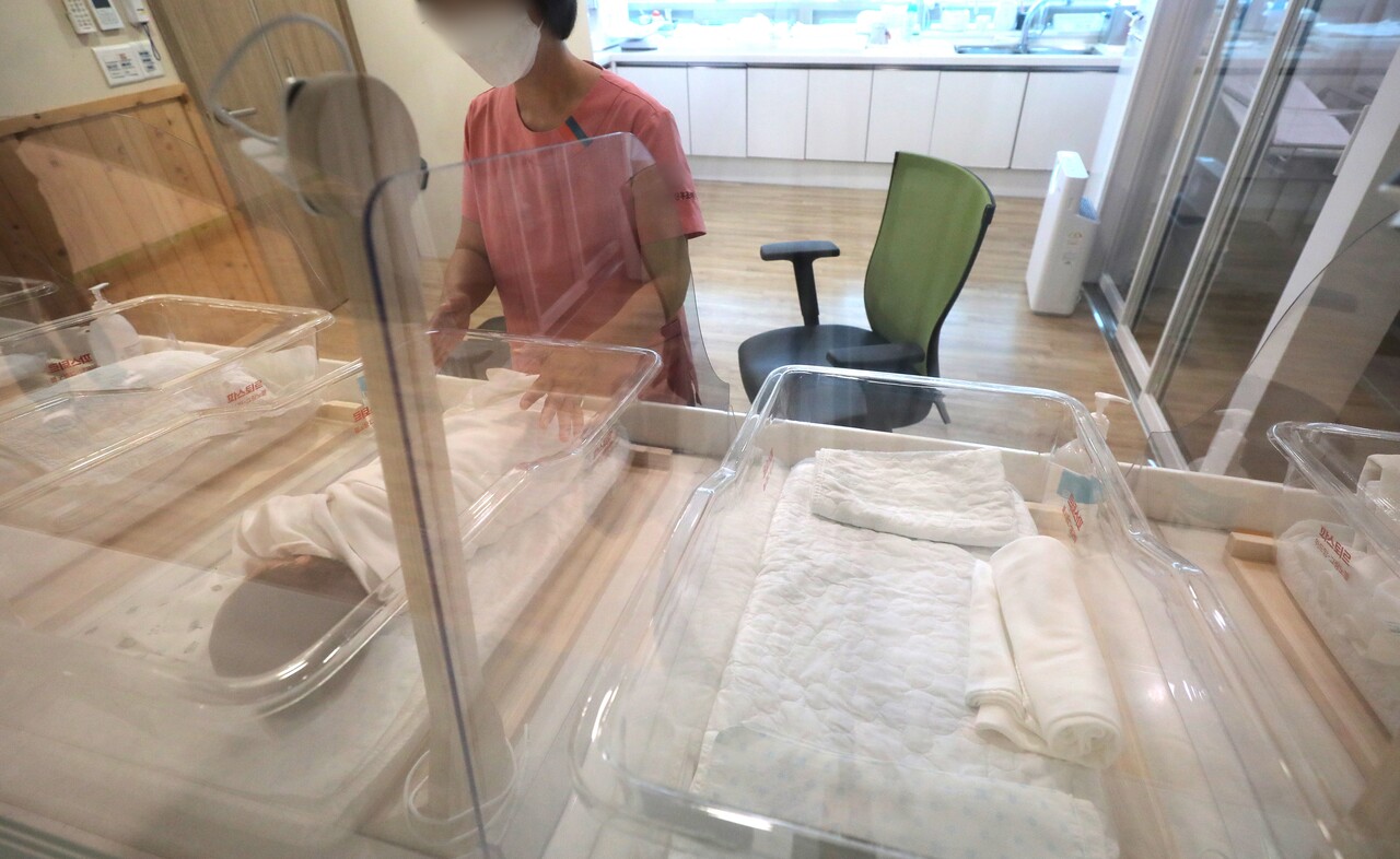 경기도 안양시내 한 산후조리원 신생아실./자료사진=뉴시스