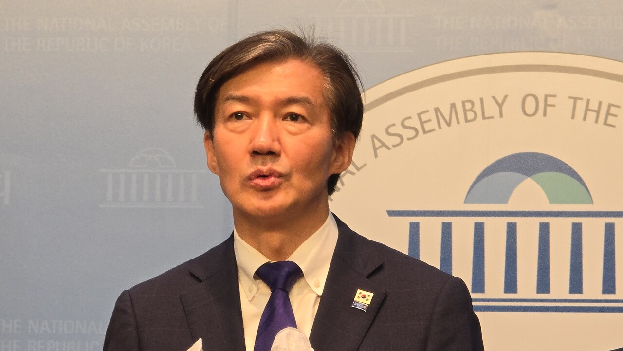 조국 조국혁신당 전 대표가 4일 대표직을 사퇴한 후 국회 소통관에서 기자회견을 통해 다시 한 번 당대표에 도전하겠다는 의지를 표명했다.  2024.07.04/사진=조은결 기자