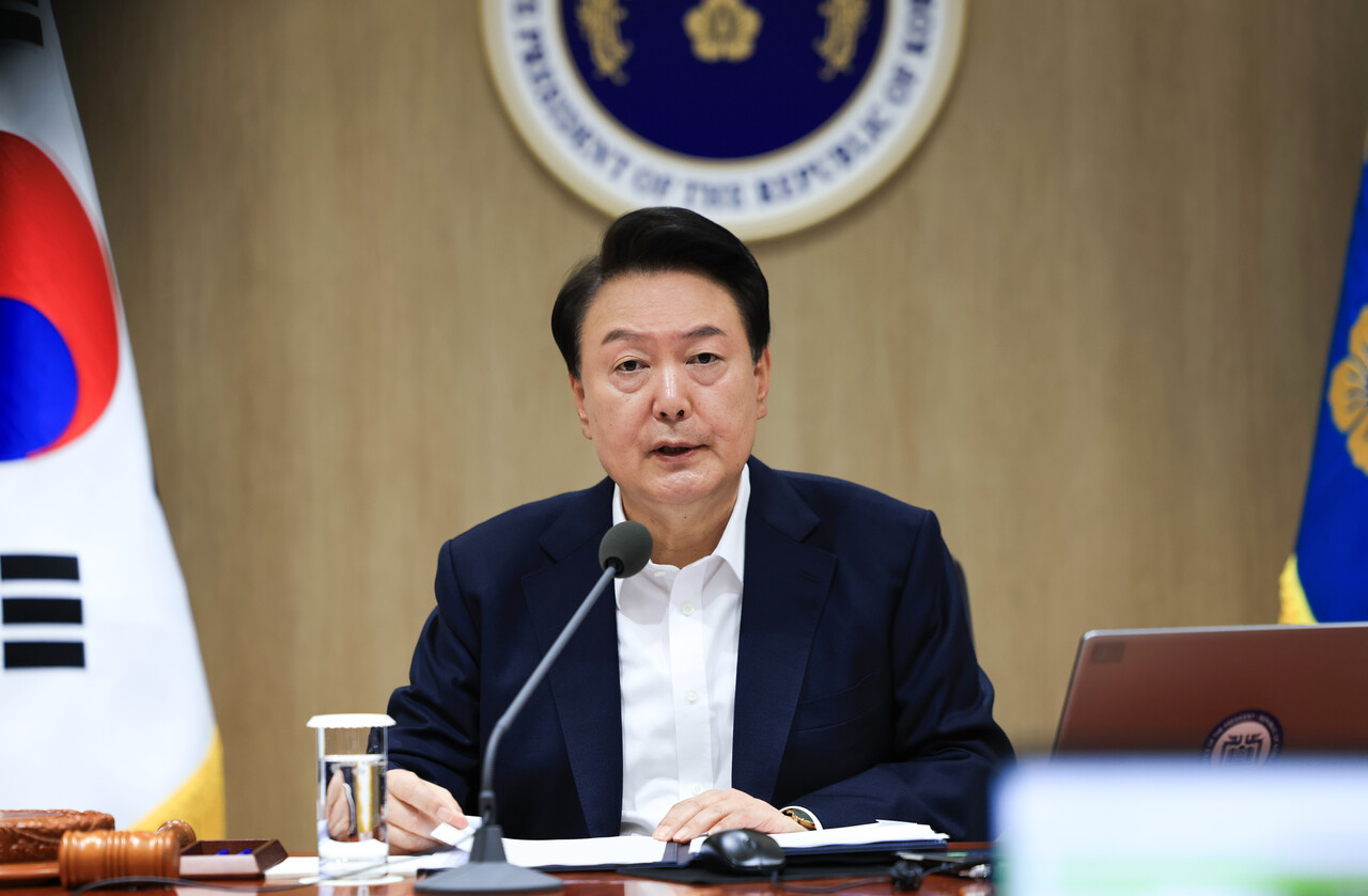 윤석열 대통령이 30일 서울 용산 대통령실 청사에서 열린 국무회의에서 발언하고 있다/사진=뉴시스