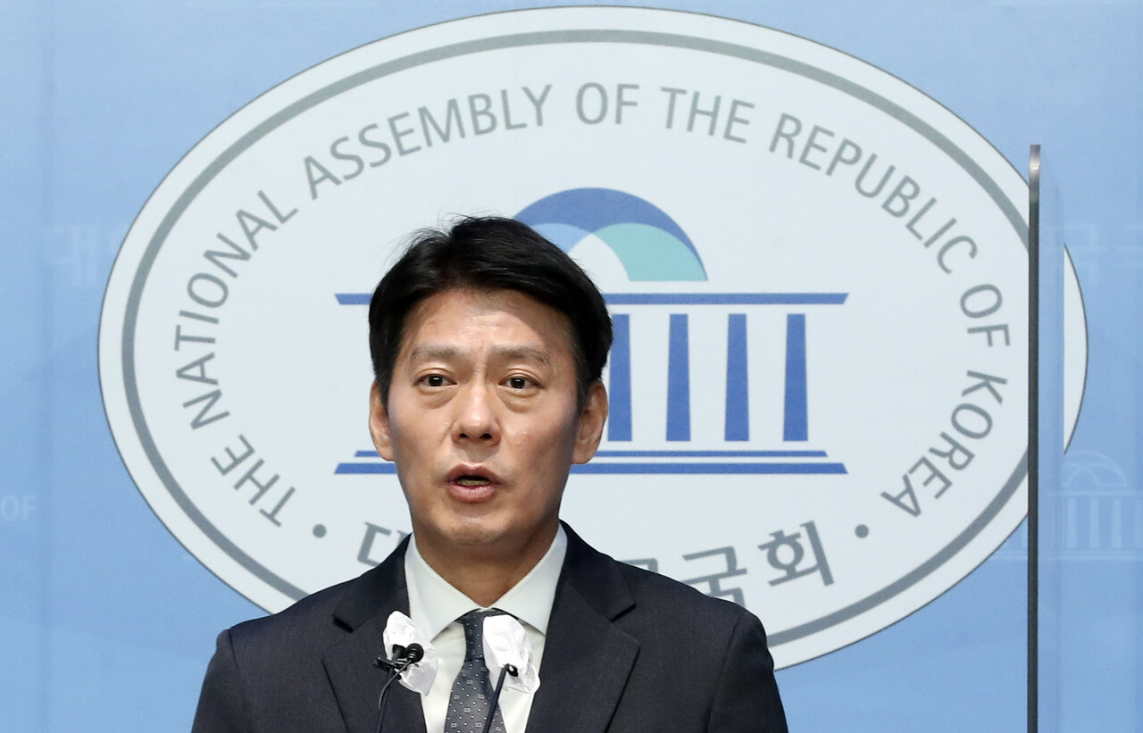 한민수 더불어민주당 대변인이 3일 서울 여의도 국회 소통관에서 이태원 참사 관련 브리핑을 하고 있다./사진=뉴시스