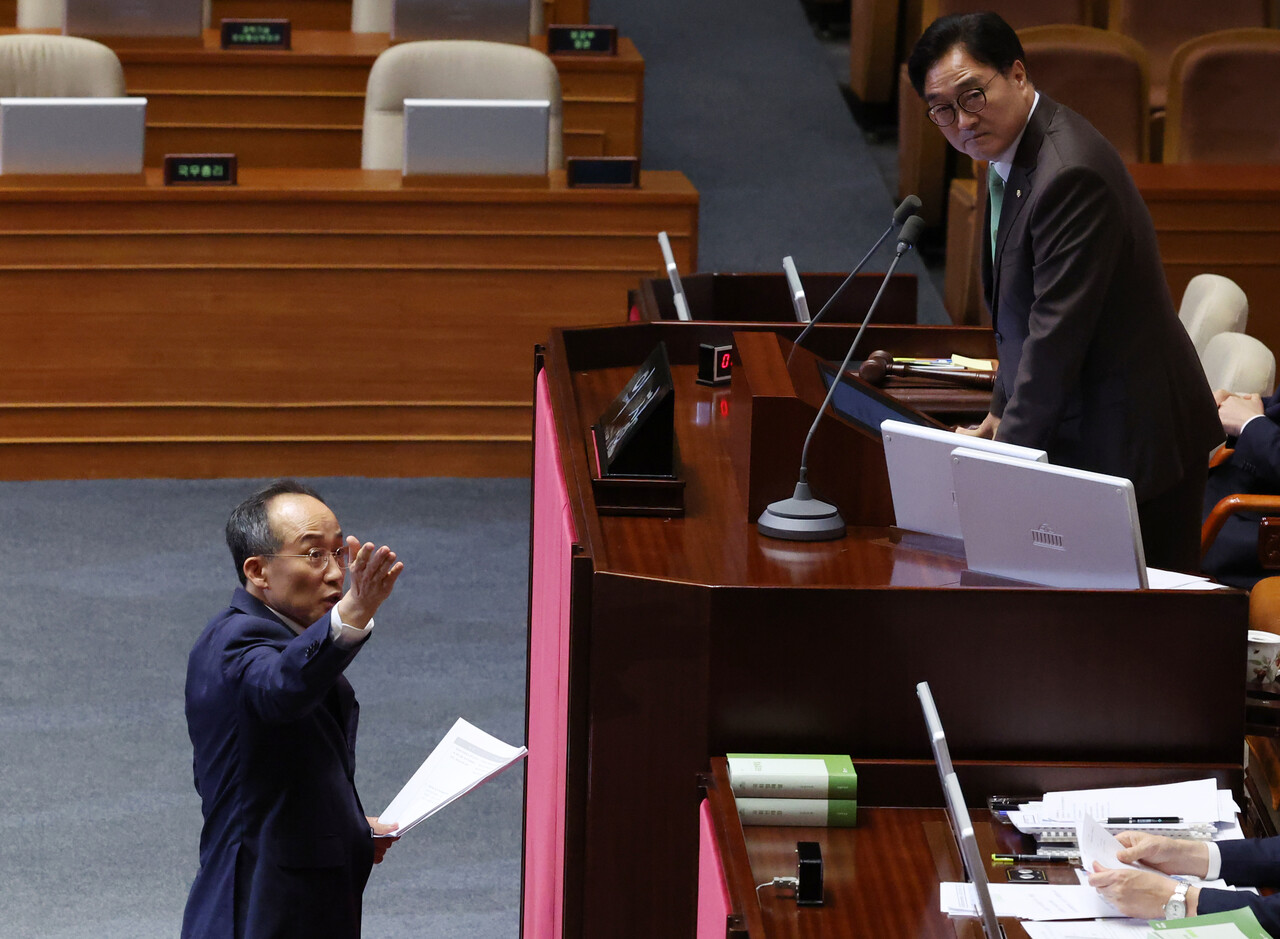 추경호 국민의힘 원내대표가 25일 오후 서울 여의도 국회에서 열린 제416회 국회(임시회) 제1차 본회의에서 '방송 4법' 심사보고 과정과 관련해 항의하고 있다./사진=뉴시스