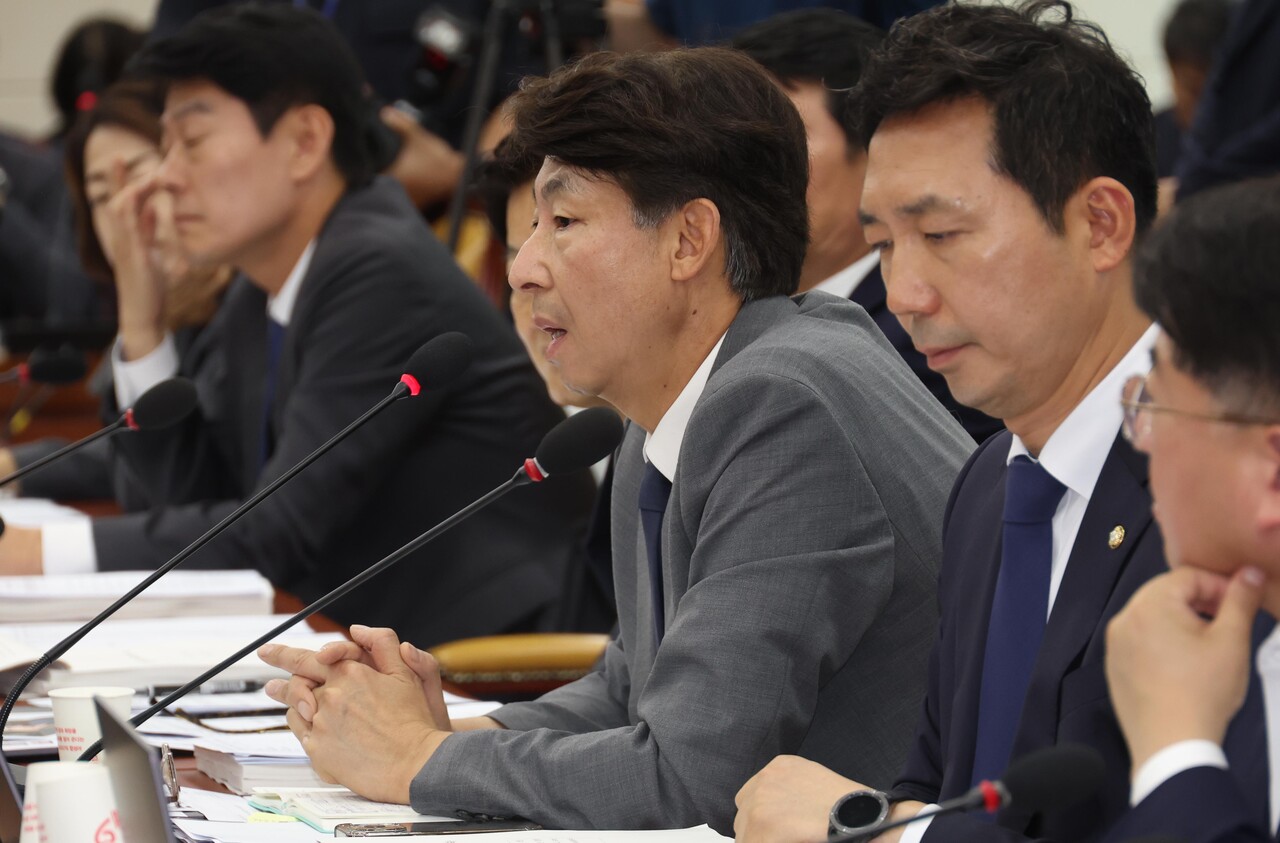 이훈기 더불어민주당 의원이 16일 오후 서울 여의도 국회에서 열린 과학기술정보방송통신위원회 전체회의에서 발언을 하고 있다. 2024.07.16./사진=뉴시스