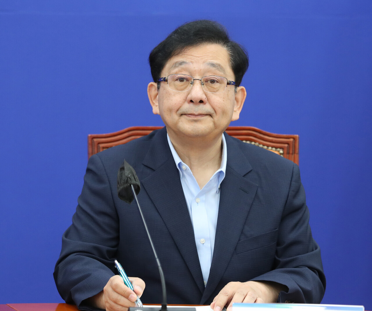 지난해 6월 5일 서울 여의도 국회에서 열린 더불어민주당 후쿠시마 오염수 원내대책단 출범식에 호사카 유지 세종대 교수가 자문위원으로 참석했다. / 사진=뉴시스