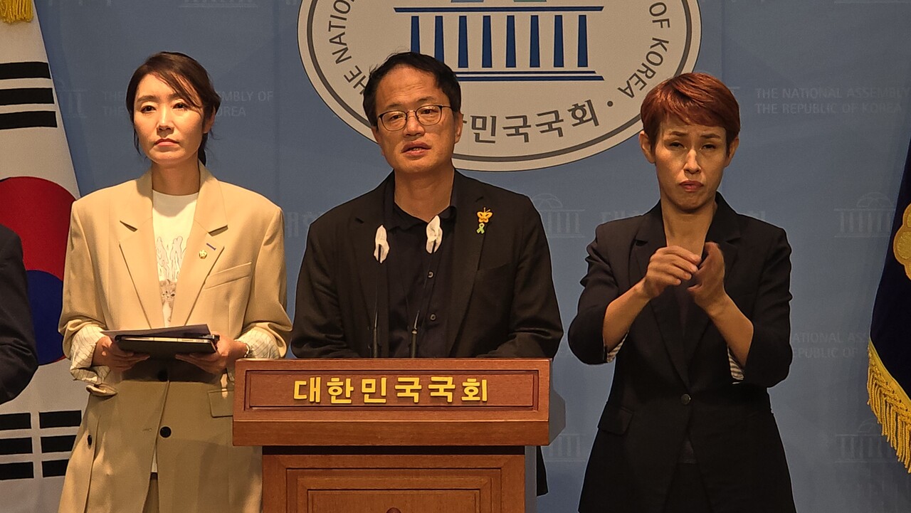 더불어민주당 의료대란대책특별위원회가 6일 국회 소통관서 긴급 기자회견을 열어 여야의정 협의체에 대해 발언했다. 2024.09.06/사진=조은결 기자