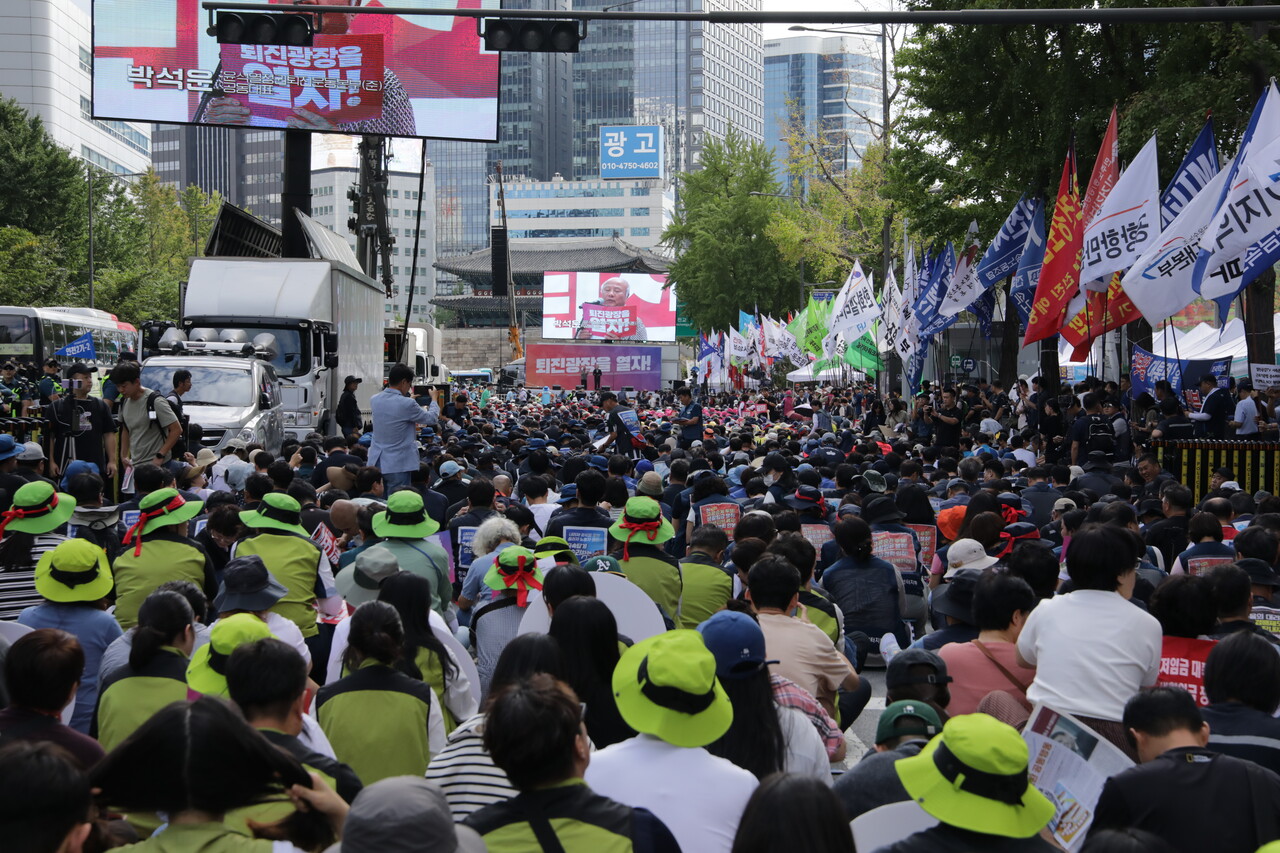 28일  서울 중구 숭례문 앞 도로에서 윤석열 정권 퇴진 시국대회가 열렸다. 2024.09.28/사진=조은결 기자