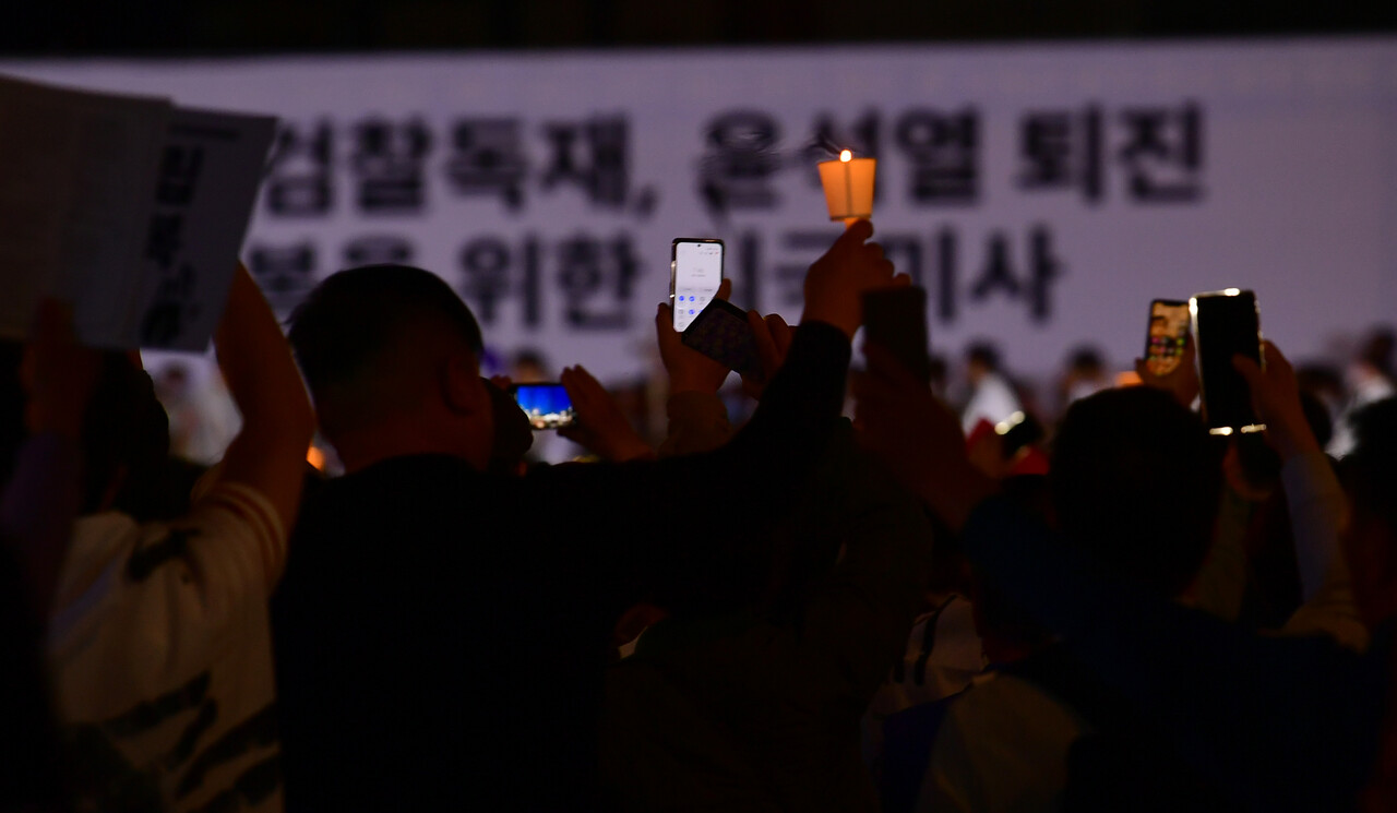 천주교정의구현전국사제단과 광주대교구 정의평화위원회가 1일 오후 광주 동구 5·18민주광장에서 '친일매국 검찰독재 윤석열 퇴진 주권회복을 위한 월요 시국기도회'를 열고 있다. 2023.05.01./자료사진=뉴시스