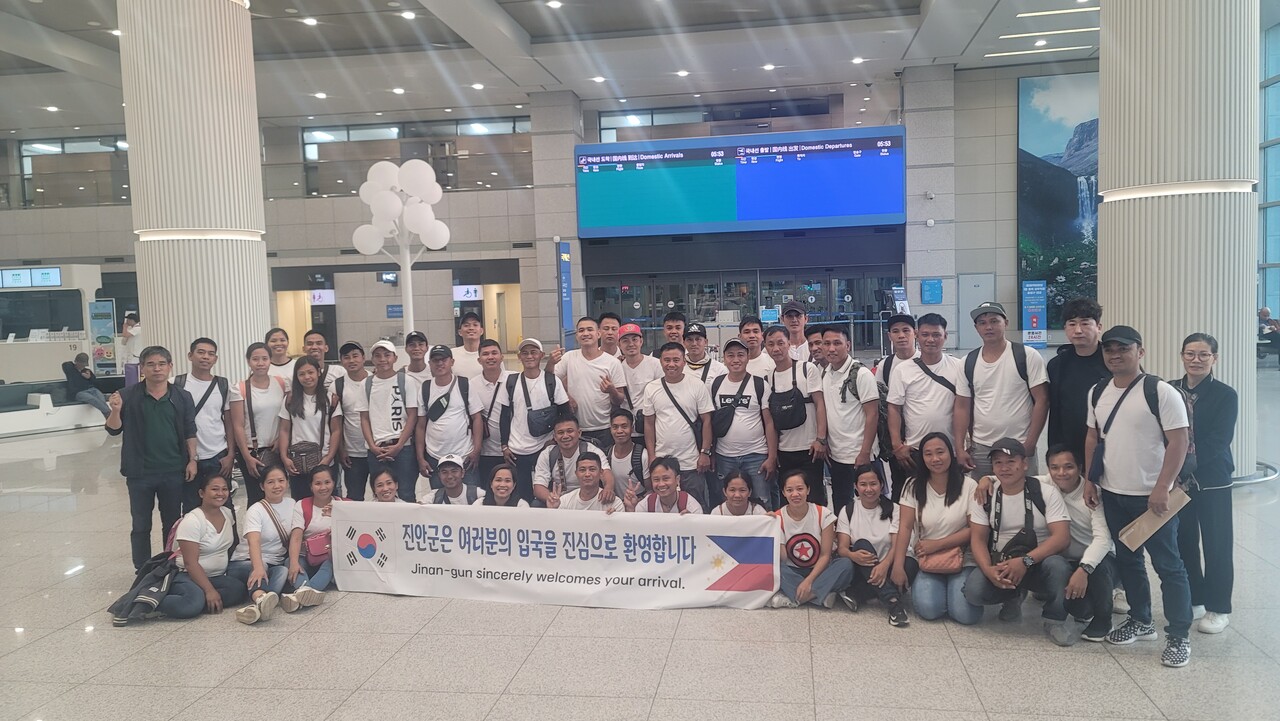 필리핀 이사벨라에서 입국한 노동자들 ./사진제공=아시아의친구들 , 이호율