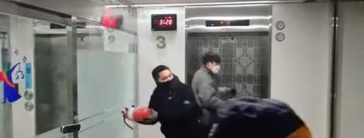 /사진=서울서부지방법원 무단 점거 기록 유튜브 '락' 영상 유튜브 갈무리