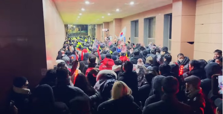 /사진=서울서부지방법원 무단 점거 기록 유튜브 '락' 영상 유튜브 갈무리