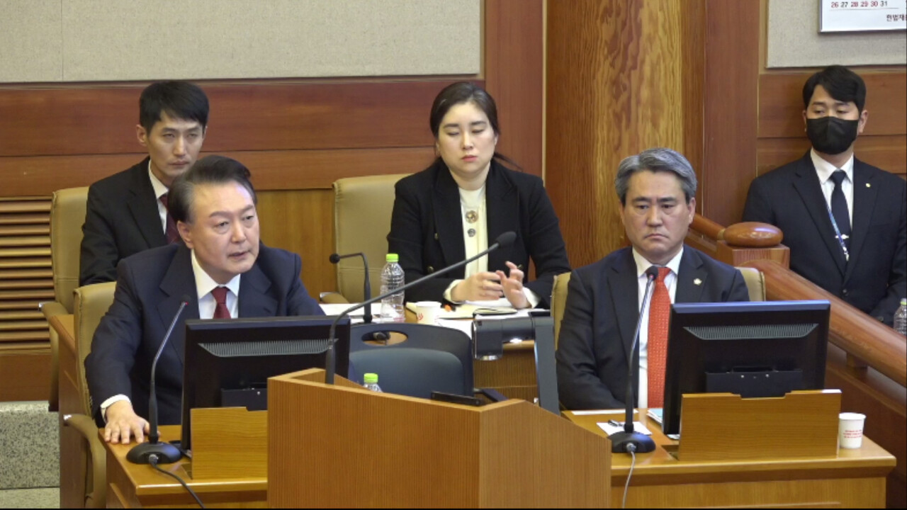 윤석열 대통령이 4일 서울 종로구 헌법재판소에서 열린 본인에 대한 탄핵심판 5차 변론에 피청구인으로 출석해 진술하고 있다. /사진=헌법재판소