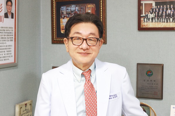 사진 안산 보라성형외과 강원경 대표원장
