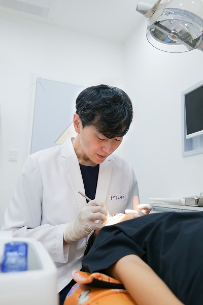 사진 잘해주는치과 고범진 대표원장