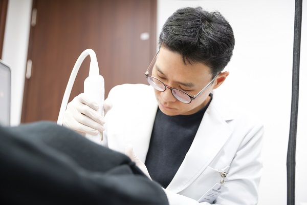 사진 리윤피부과 이동윤 대표원장