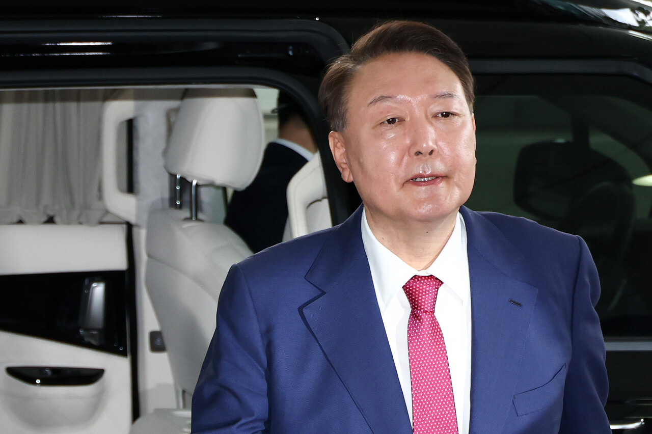윤석열이 5일 오전 서초구 서울고등검찰청에 마련된 내란특검에서 2차 대면조사를 받기 위해 출석하고 있다. (공동취재) 2025.07.05./뉴시스