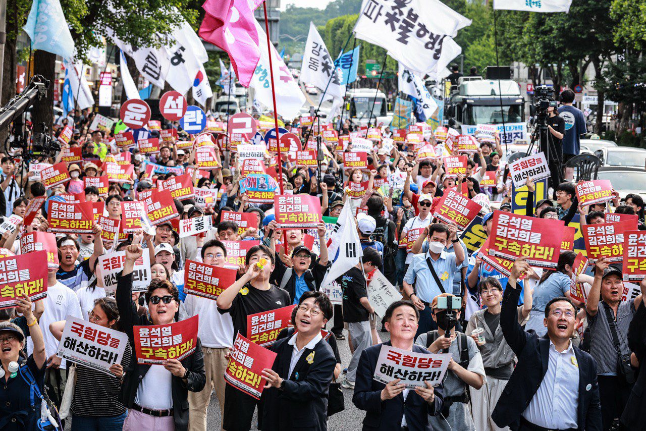 5일 오후 '촛불행동'이 교대역 인근에서 '147차 촛불 대행진' 집회를 열었다./사진=촛불행동
