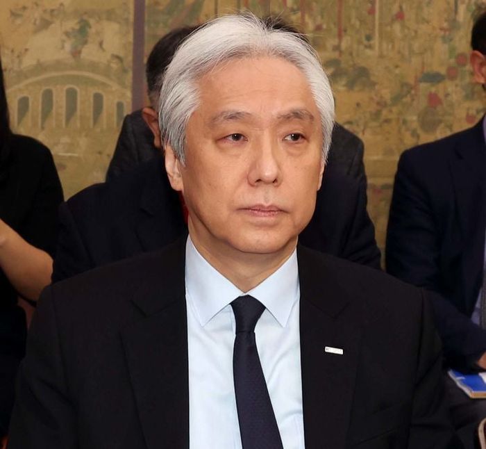 김대진 한국예술종합학교 총장이 지난 1월10일 오전 서울 여의도 국회에서 열린 문화체육관광위원회 전체회의에서 답변자료를 검토하고 있다. /사진=뉴시스