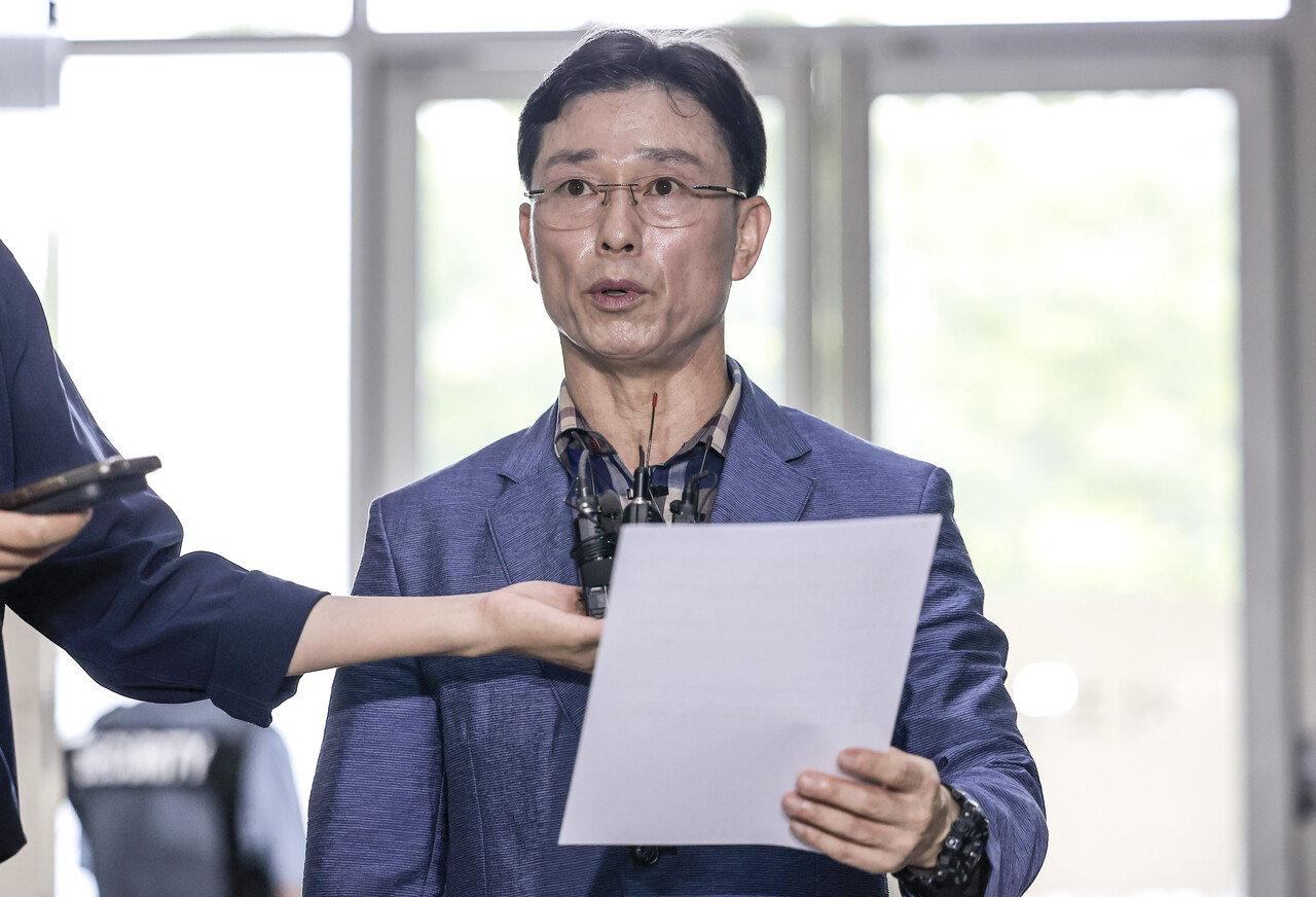 임성근 전 해병1사단장이 11일 서울 서초구 이명현 순직해병 특별검사 사무실로 조사를 받기 위해 출석하며 입장을 밝히고 있다. /사진=뉴시스