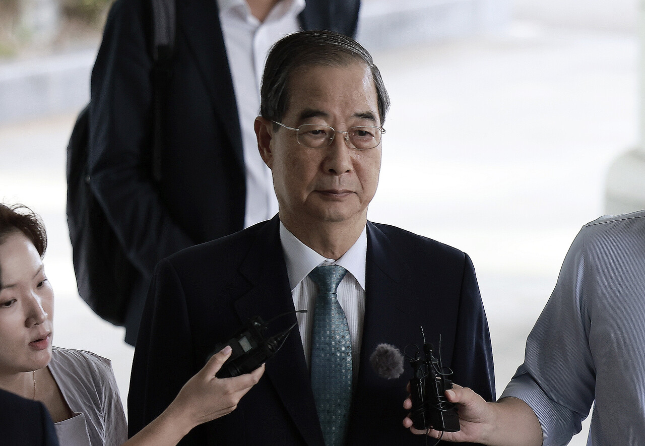 한덕수 전 국무총리가 22일 서울 서초구 서울고등검찰청에 마련된 내란특검 사무실로 조사를 받기 위해 출석하고 있다. /사진=뉴시스