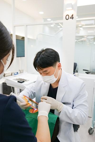 사진 잘해주는치과 군포점 김동욱 원장