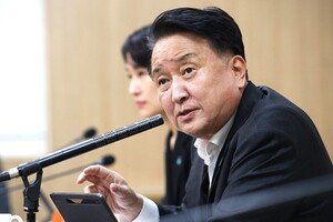 [기자수첩] <b>김영환</b> 충북<b>지사</b>, '김건희 특검'-'명태균 게이트'에 발목 잡...